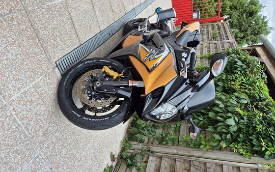 Gebrauchtmotorrad Suzuki GSX-R 1000 - Bild 3 Gebrauchtmotorrad Suzuki GSX-R 1000 - Bild 3