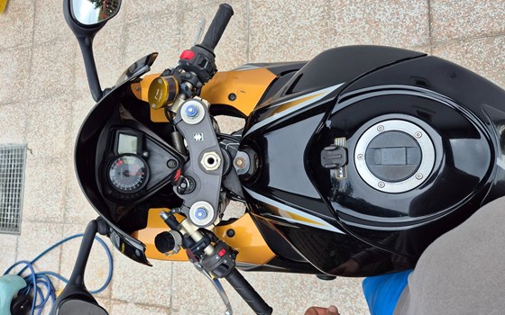 Gebrauchtmotorrad Suzuki GSX-R 1000 - Bild 8 Gebrauchtmotorrad Suzuki GSX-R 1000 - Bild 8