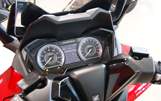 Gebrauchtmotorrad Honda Forza 125 - Bild 4