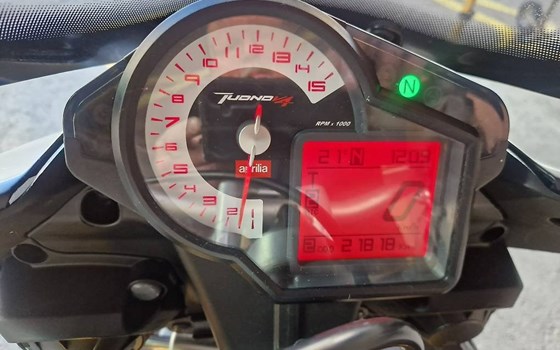 Motorrad Occasion Aprilia Tuono V4 R APRC ABS - Bild 4