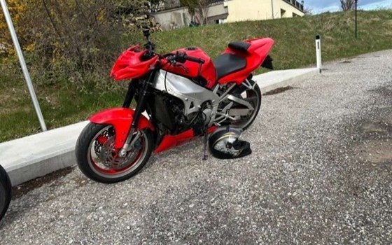 Gebrauchtmotorrad Yamaha R1 - Bild 7 Gebrauchtmotorrad Yamaha R1 - Bild 7