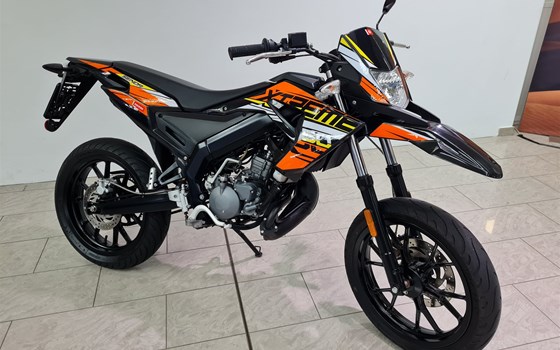 Gebrauchtmotorrad Derbi Senda DRD X-Treme 50 R - Bild 1 Gebrauchtmotorrad Derbi Senda DRD X-Treme 50 R - Bild 1