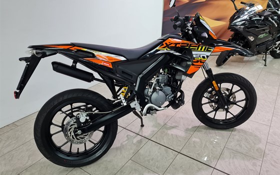 Gebrauchtmotorrad Derbi Senda DRD X-Treme 50 R - Bild 2 Gebrauchtmotorrad Derbi Senda DRD X-Treme 50 R - Bild 2