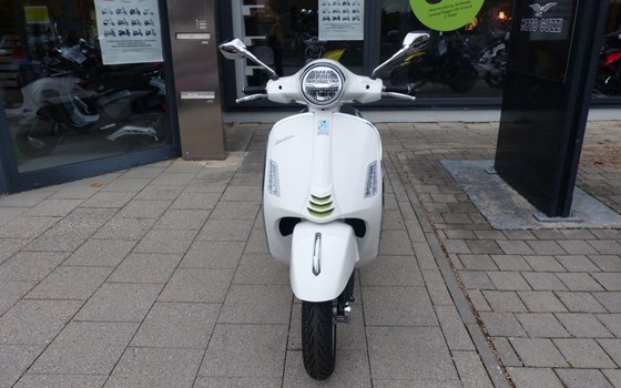 Neufahrzeug Vespa GTS 125 Supertech iGET - Bild 2