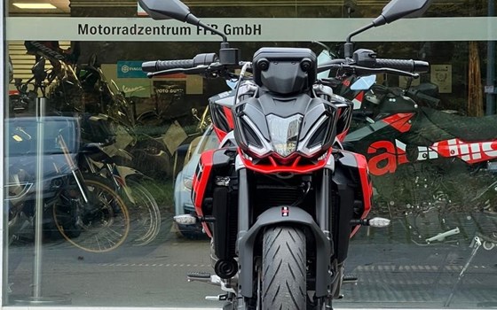 Gebrauchtmotorrad Aprilia Tuono 457 - Bild 3