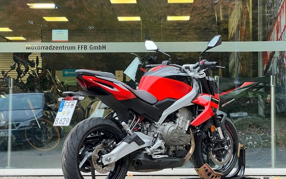 Gebrauchtmotorrad Aprilia Tuono 457 - Bild 7