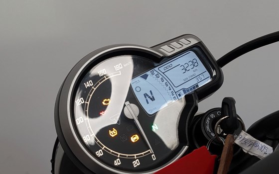 Gebrauchtmotorrad Triumph Scrambler 400 X - Bild 6