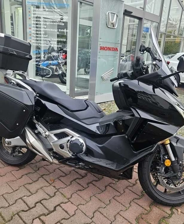 Honda Forza 750