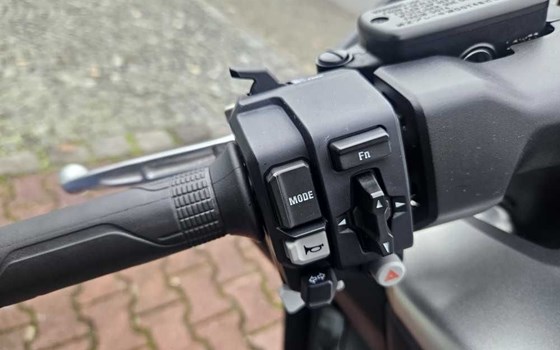 Gebrauchtmotorrad Honda Forza 750 - Bild 7