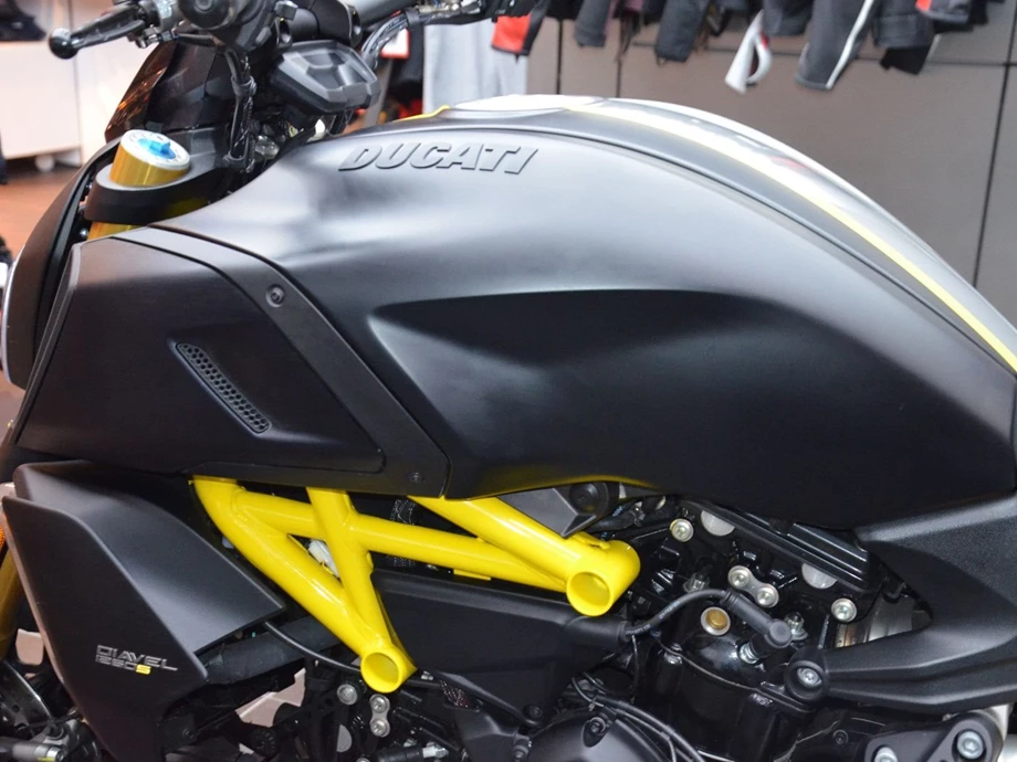 Angebot Ducati Diavel 1260 S Bild 4: Angebot Ducati Diavel 1260 S