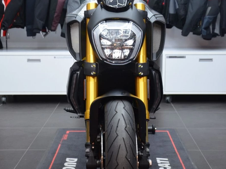 Angebot Ducati Diavel 1260 S Bild 5: Angebot Ducati Diavel 1260 S