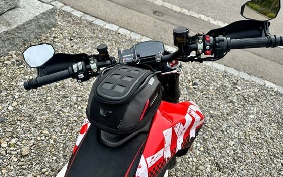 Gebrauchtmotorrad Ducati Hypermotard 950 RVE - Bild 4