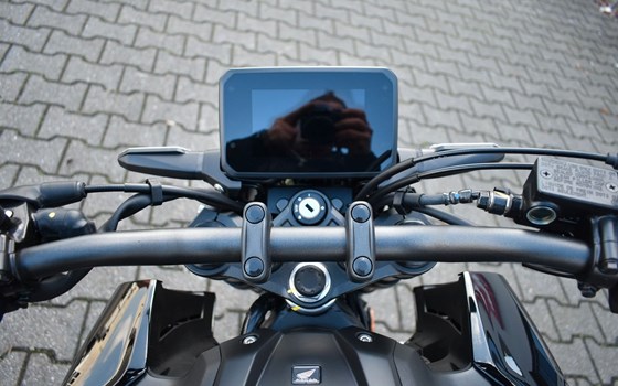 Neufahrzeug Honda CB125R - Bild 6