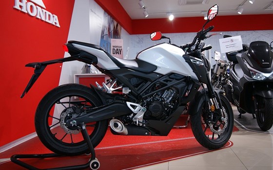 Neufahrzeug Honda CB125R - Bild 4