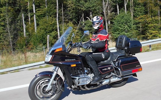 Gebrauchtmotorrad Honda GL 1200 Goldwing - Bild 1 Gebrauchtmotorrad Honda GL 1200 Goldwing - Bild 1