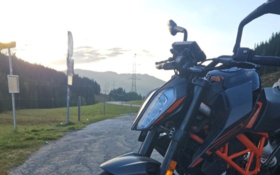 Gebrauchtmotorrad KTM 125 Duke - Bild 2 Gebrauchtmotorrad KTM 125 Duke - Bild 2