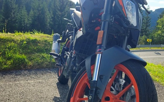 Gebrauchtmotorrad KTM 125 Duke - Bild 4 Gebrauchtmotorrad KTM 125 Duke - Bild 4