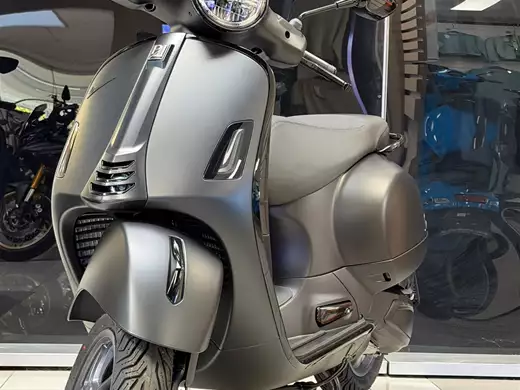 Vespa GTS 310 SuperSport<br />ALL BLACK