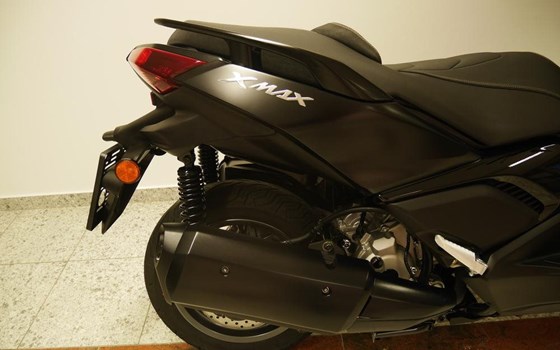 Gebrauchtmotorrad Yamaha XMAX 300 Tech MAX - Bild 12 Gebrauchtmotorrad Yamaha XMAX 300 Tech MAX - Bild 12