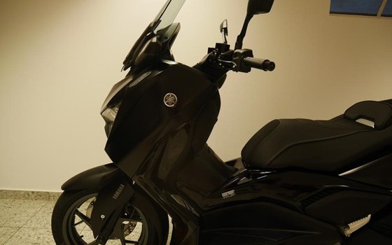 Gebrauchtmotorrad Yamaha XMAX 300 Tech MAX - Bild 6 Gebrauchtmotorrad Yamaha XMAX 300 Tech MAX - Bild 6