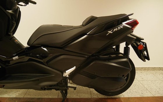 Gebrauchtmotorrad Yamaha XMAX 300 Tech MAX - Bild 7 Gebrauchtmotorrad Yamaha XMAX 300 Tech MAX - Bild 7