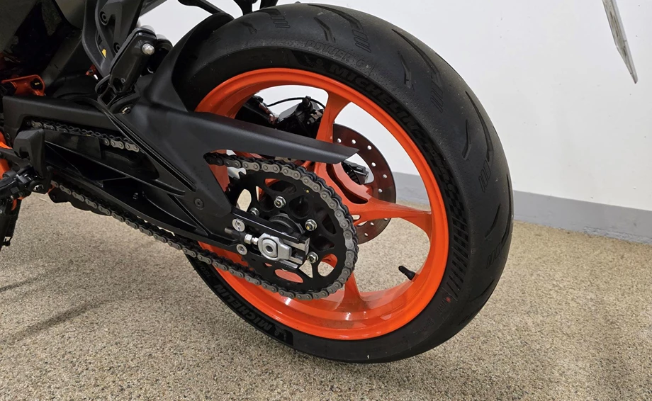 Angebot KTM 390 Duke Bild 4: Angebot KTM 390 Duke
