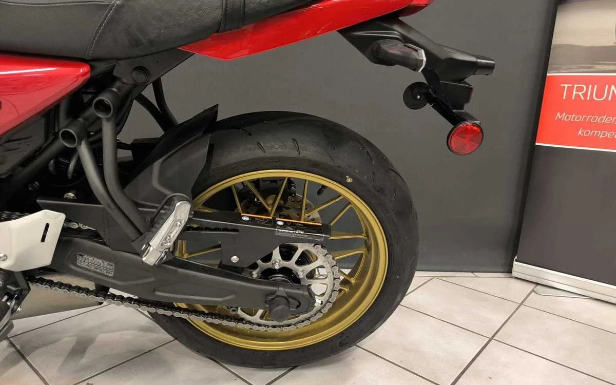 Zum Vergrößern bitte anklicken! Angebot Kawasaki Z650 RS