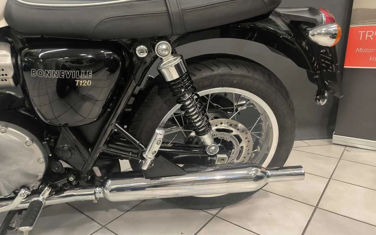 Zum Vergrößern bitte anklicken! Angebot Triumph Bonneville T120