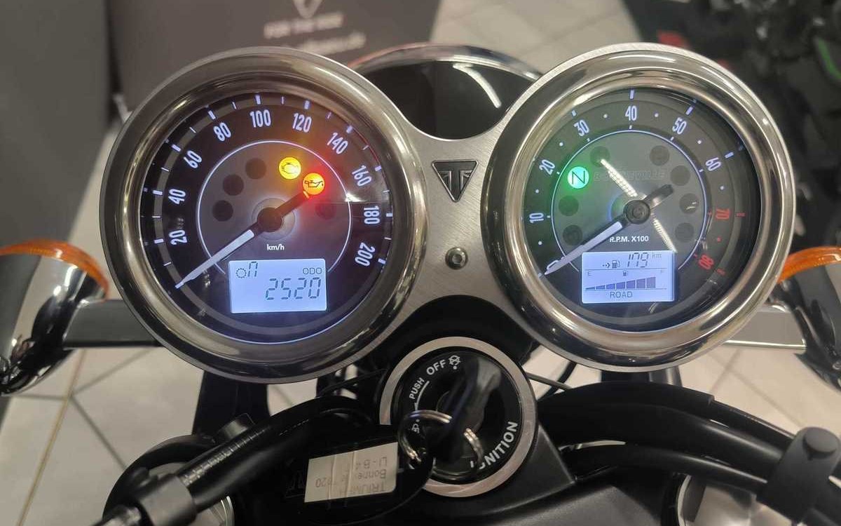 Zum Vergrößern bitte anklicken! Angebot Triumph Bonneville T120