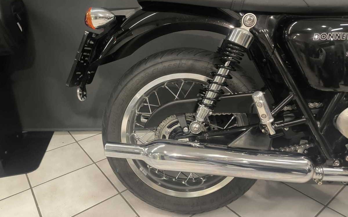 Zum Vergrößern bitte anklicken! Angebot Triumph Bonneville T120