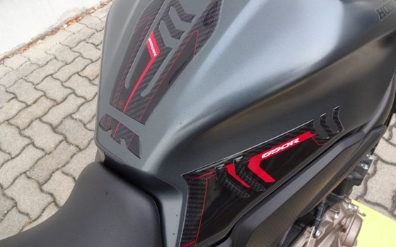 Gebrauchtmotorrad Honda CB650R - Bild 12 Gebrauchtmotorrad Honda CB650R - Bild 12