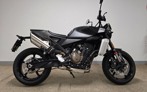 Gebrauchtmotorrad Husqvarna Svartpilen 801 - Bild 1