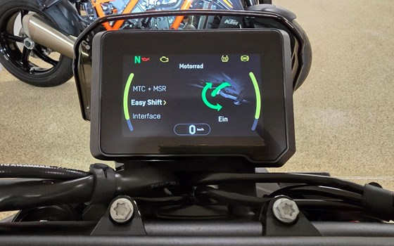 Gebrauchtmotorrad Husqvarna Svartpilen 801 - Bild 7