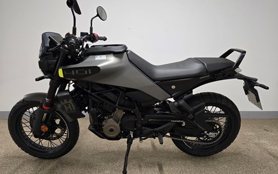 Gebrauchtmotorrad Husqvarna Svartpilen 401 - Bild 2