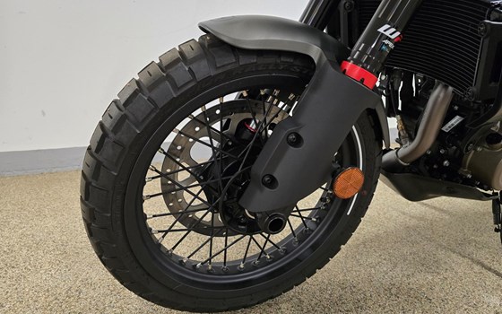 Gebrauchtmotorrad Husqvarna Svartpilen 401 - Bild 4