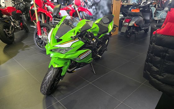 Gebrauchtmotorrad Kawasaki Ninja ZX-4RR - Bild 1