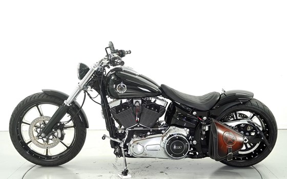 Motorrad Occasion Harley-Davidson Softail Breakout FXSB - Bild 5