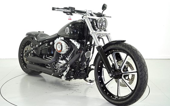 Motorrad Occasion Harley-Davidson Softail Breakout FXSB - Bild 2