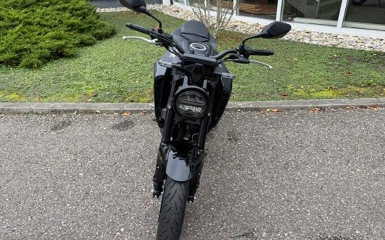 Gebrauchtmotorrad Honda CB125R - Bild 2 Gebrauchtmotorrad Honda CB125R - Bild 2