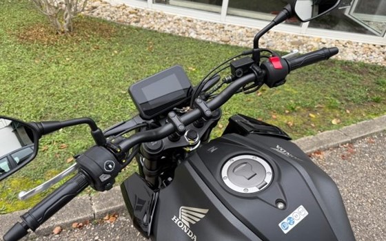 Gebrauchtmotorrad Honda CB125R - Bild 4 Gebrauchtmotorrad Honda CB125R - Bild 4