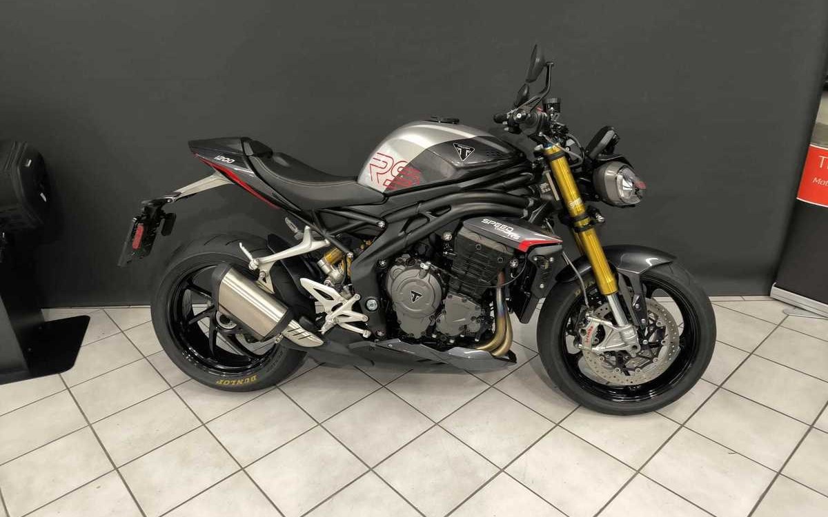 Zum Vergrößern bitte anklicken! Angebot Triumph Speed Triple 1200 RS