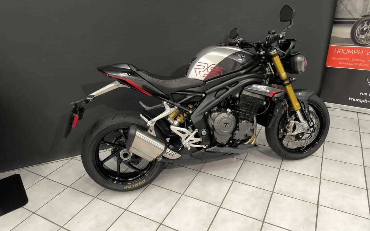Zum Vergrößern bitte anklicken! Angebot Triumph Speed Triple 1200 RS