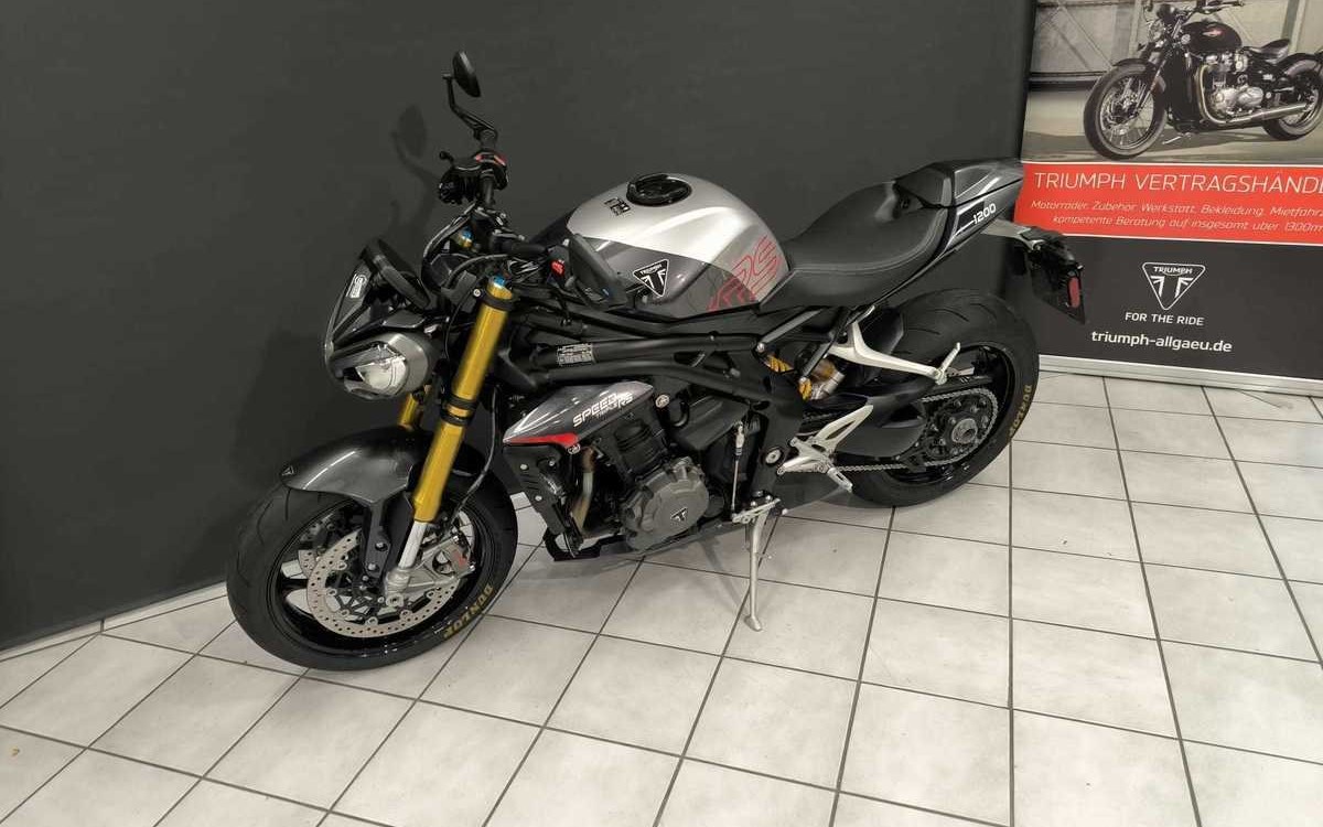 Zum Vergrößern bitte anklicken! Angebot Triumph Speed Triple 1200 RS