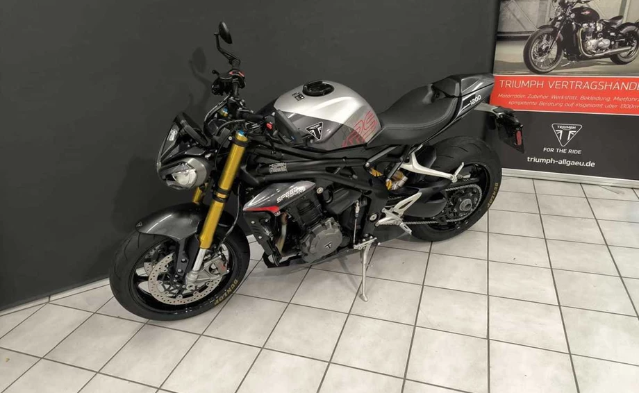 Angebot Triumph Speed Triple 1200 RS Bild 6: Angebot Triumph Speed Triple 1200 RS