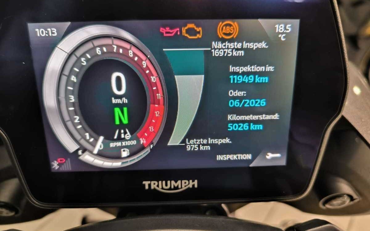 Zum Vergrößern bitte anklicken! Angebot Triumph Speed Triple 1200 RS