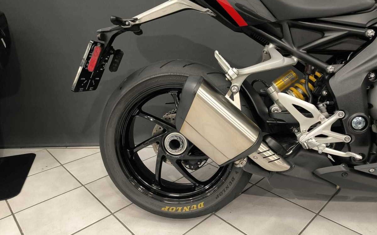 Zum Vergrößern bitte anklicken! Angebot Triumph Speed Triple 1200 RS