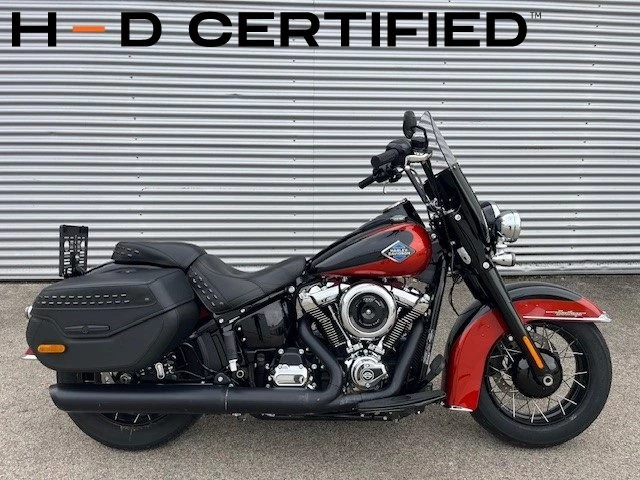 Harley-Davidson Softail Heritage Classic FLHC (Whiskey Fire/Vivid Black) - Bild 1