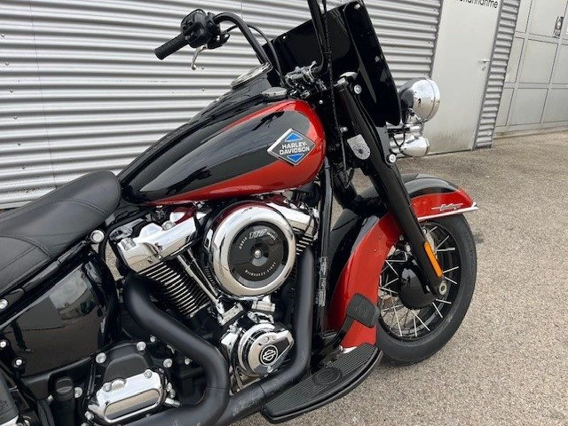 Harley-Davidson Softail Heritage Classic FLHC (Whiskey Fire/Vivid Black) - Bild 3