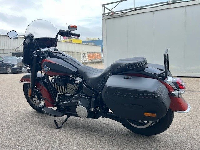 Harley-Davidson Softail Heritage Classic FLHC (Whiskey Fire/Vivid Black) - Bild 8