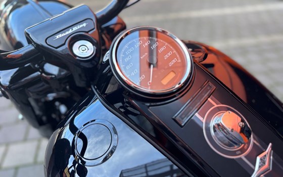 Gebrauchtmotorrad Harley-Davidson Touring Road King Special FLHRXS - Bild 12 Gebrauchtmotorrad Harley-Davidson Touring Road King Special FLHRXS - Bild 12